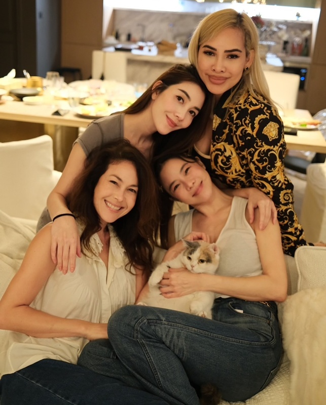 รู้จัก ข้าวโพด สมิทธินันท์ CEO สาว เพื่อนนางเอกตัวท็อป