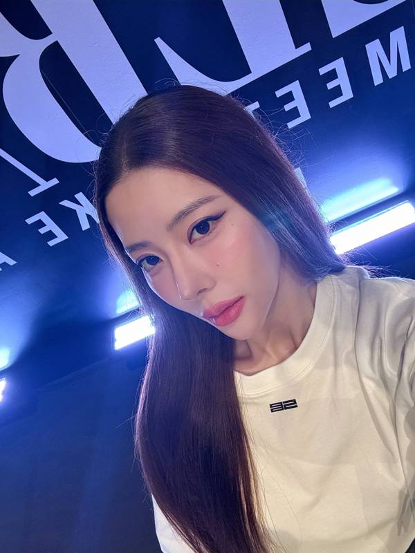 เนย วรัฐฐา