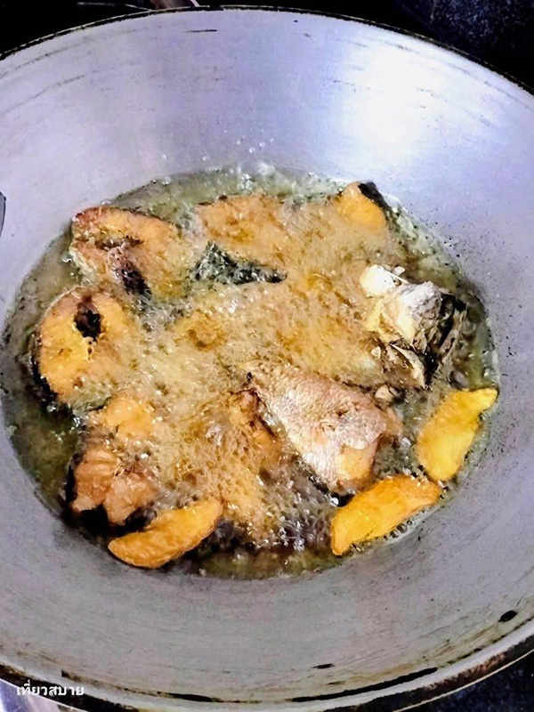 ปลาช่อนผัดขึ้นฉ่ายใส่ขิง เมนูปลาช่อน เมนูผัดขึ้นฉ่าย เมนูปลา สูตรอาหาร อาหารไทย