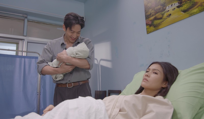 อกธรณี นักแสดง