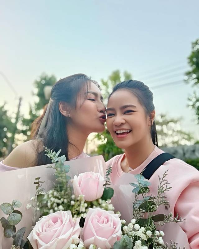 นก อุษณีย์ เซอร์ไพรส์คุกเข่าขอ ม่วย นิธิตรา แต่งงาน