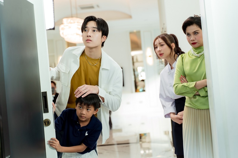 โปตัวปลอม เรื่องย่อ Me and Who ซีรีส์วาย