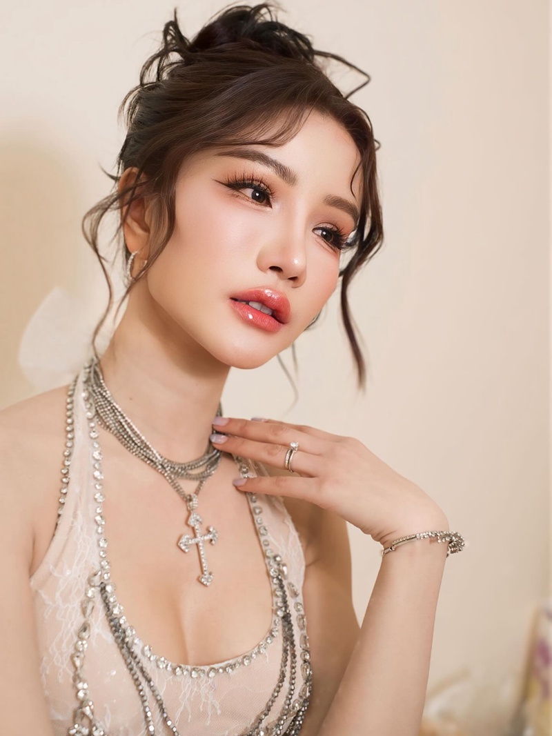 แพรวพราว แสงทอง