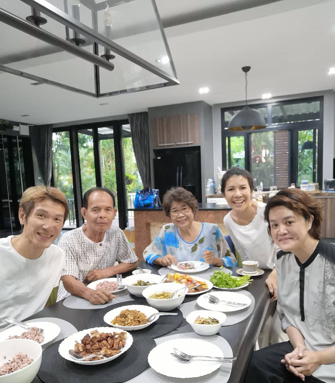 ตุ๊ยตุ่ย พุทธชาด