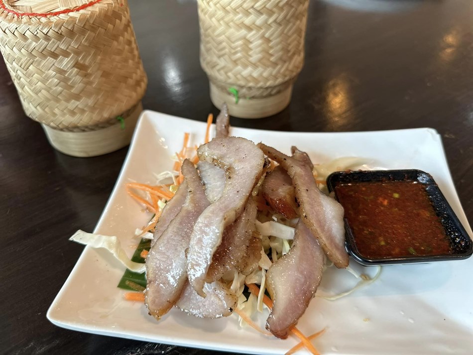 ร้านอาหารเกษตรนวมินทร์ ตำลอกอเกษตรนวมินทร์ โดยวาว