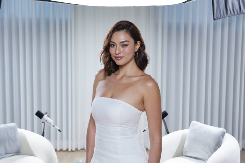 แอนชิลี  ในรายการ Kim’s Mirror