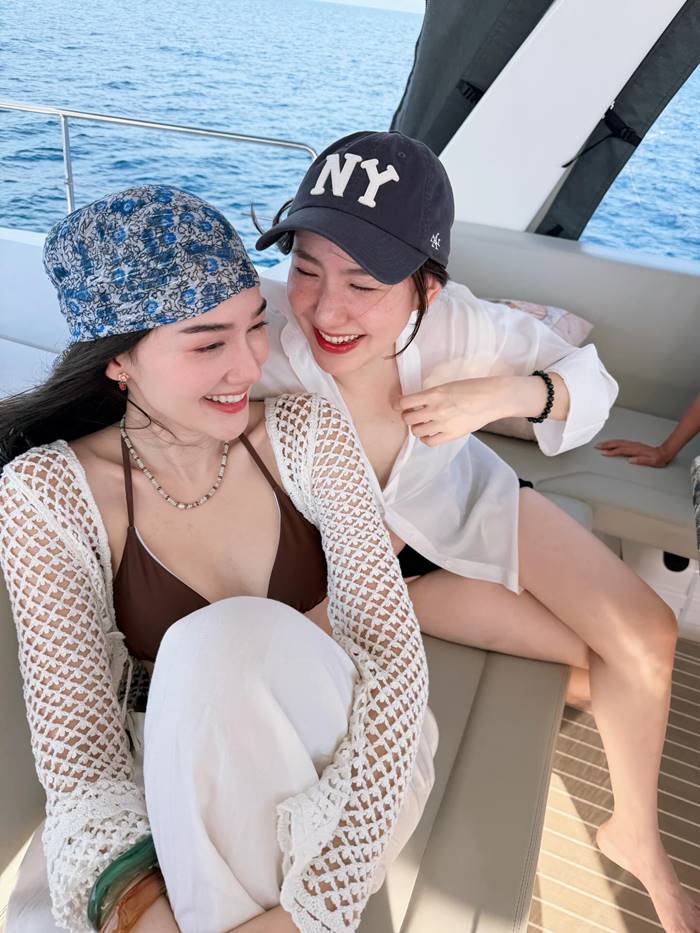 ลิซ่า BLACKPINK ล่องเรือภูเก็ต เดียร์น่า เชอรีน 