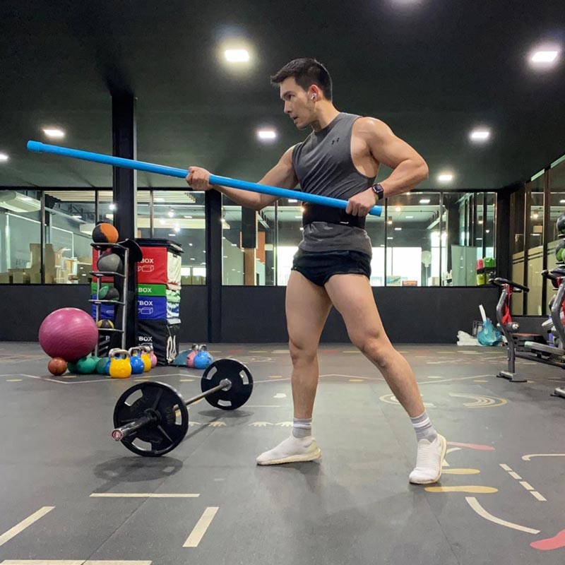 อั้ม อธิชาติ