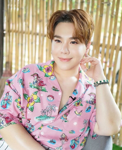 ดีเจบุ๊กโกะ