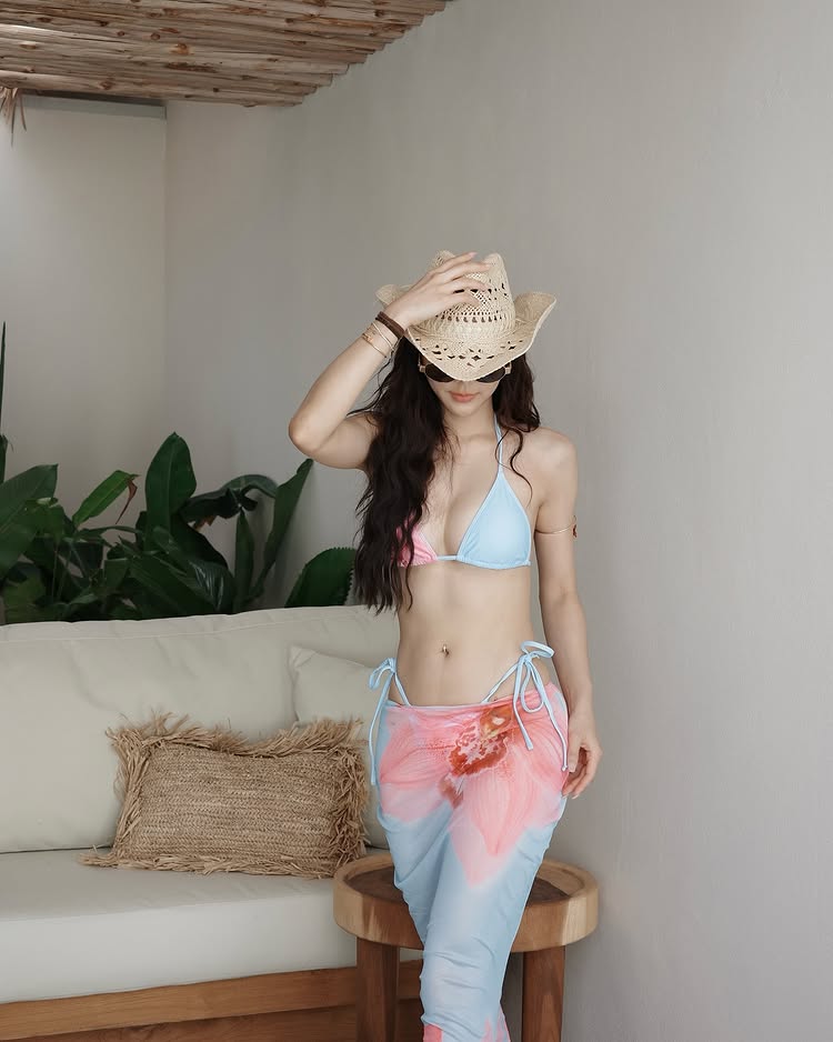 กุ๊กกิ๊ก กชกร นางเอกจักร ๆ วงศ์ ๆ เสิร์ฟบิกินี่