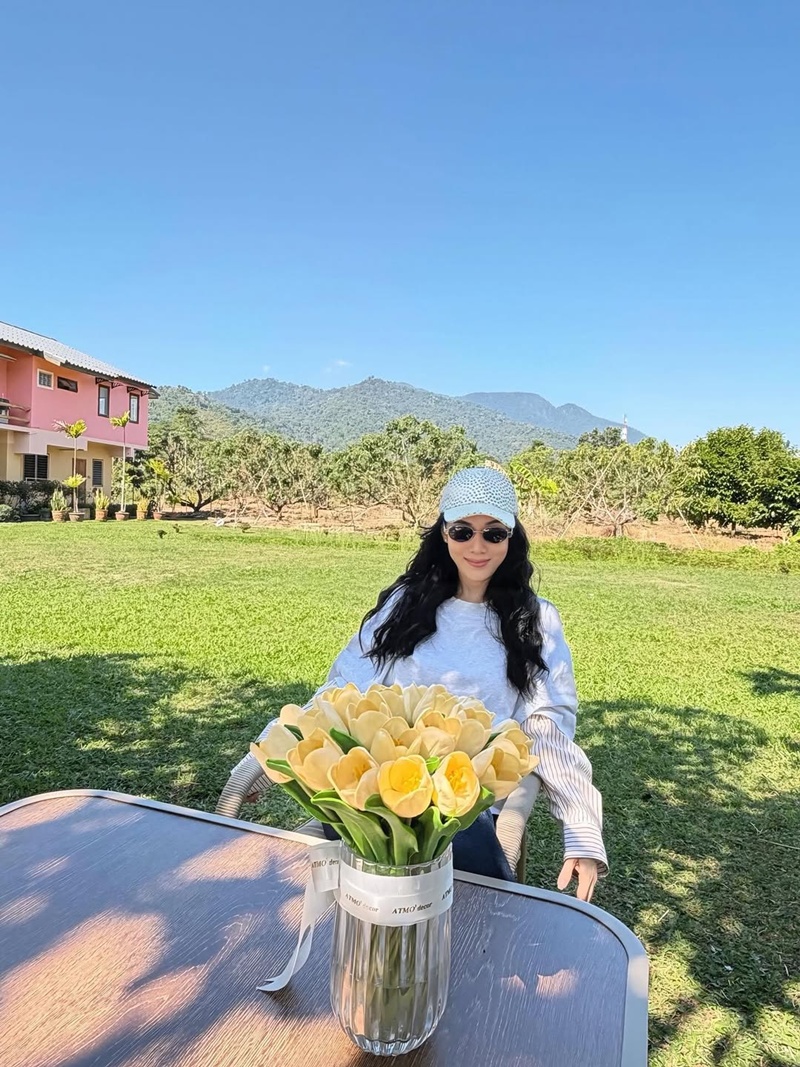 เมย์ เฟื่องอารมย์