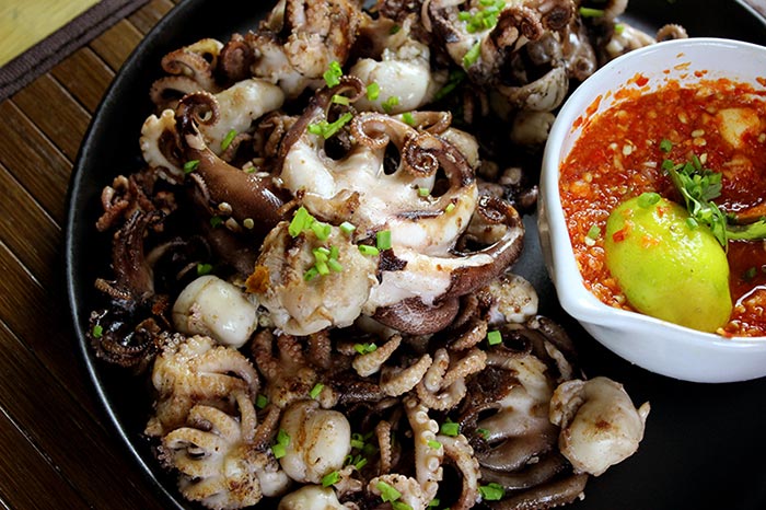 เมนูปลาหมึกกินเล่น ปลาหมึกสายย่างซีอิ๊ว