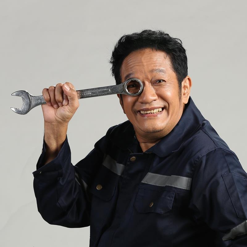 โย่ง เชิญยิ้ม