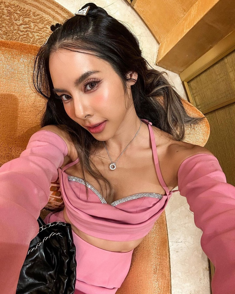 เบเบ้ ธันย์ชนก