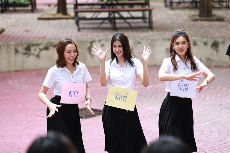 กุหลาบเล่นไฟ นักแสดง ปูเป้ พิ้งค์พลอย จีน ธันวา