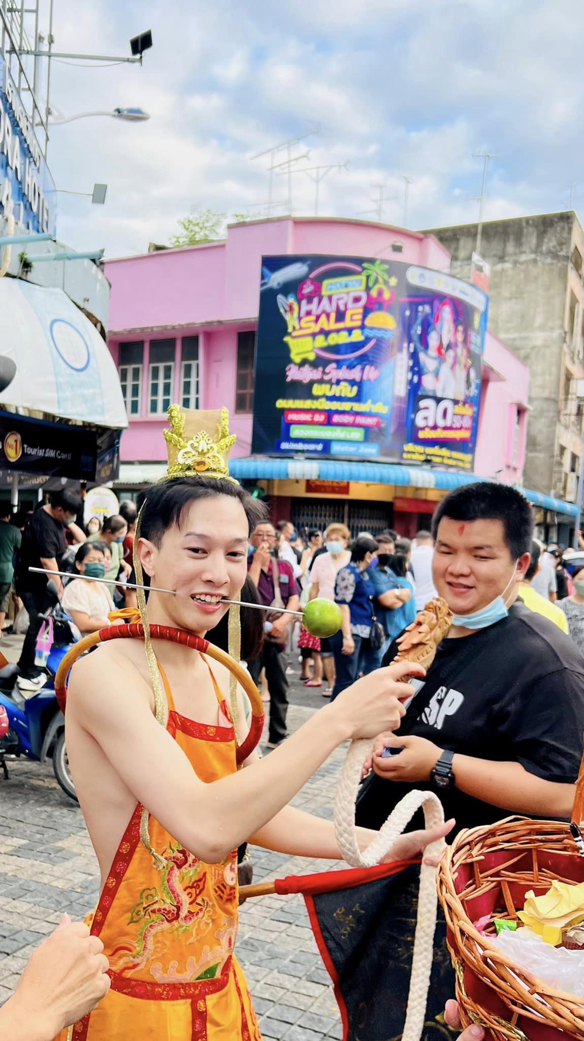 หนุ่มม้าทรงกินเจ