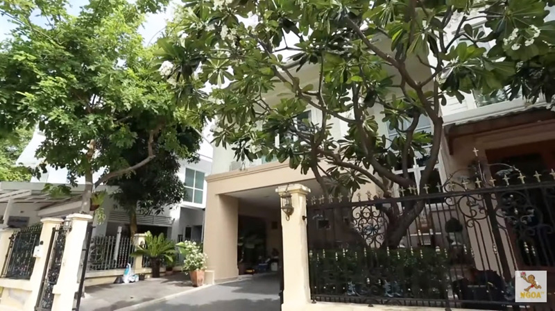 บ้านเจนนิเฟอร์ คิ้ม