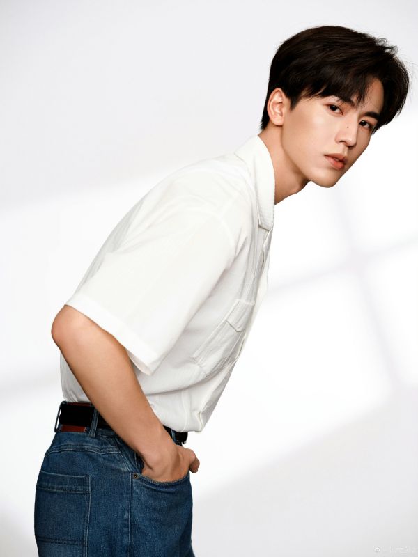 จางหลิงเฮ่อ Zhang Ling He