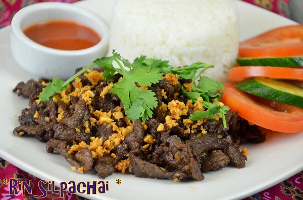 เนื้อผัดกระเทียม