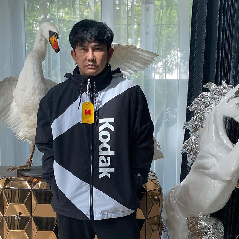 พชร์ อานนท์