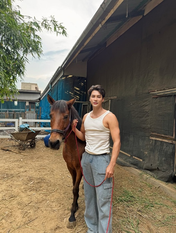 โป๊ป ธนวรรธน์ พาเที่ยวสวน เพ็ชร ฐกฤต
