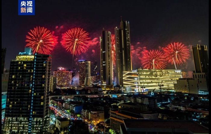 สื่อต่างประเทศให้ความสนใจ เคานต์ดาวน์ ไอคอนสยาม อย่างมาก