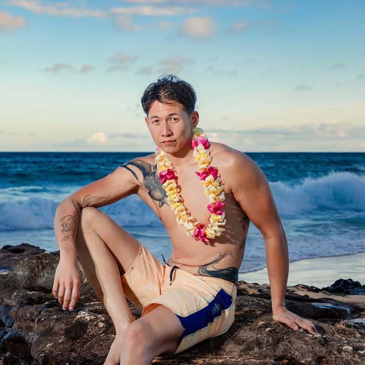 ทราย สก๊อต โชว์หุ่นเฟิร์ม ซิกแพกมาเต็ม อย่างเท่