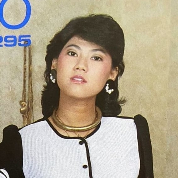 แก้ว อภิรดี