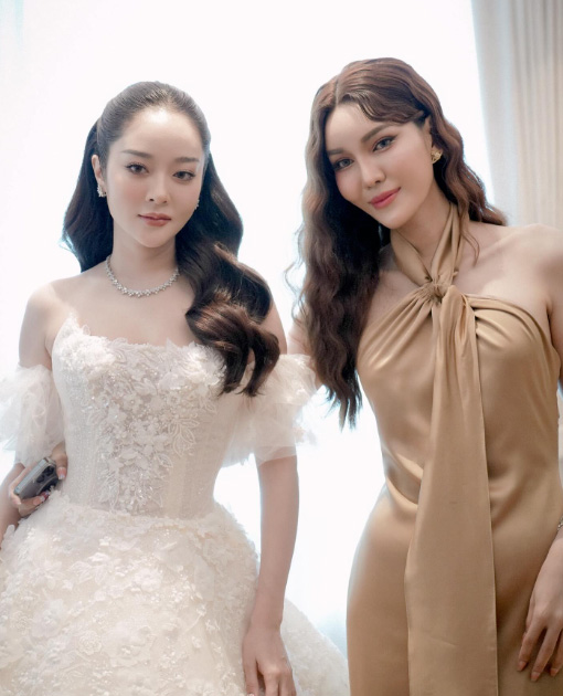 แก้มบุ๋ม ปรียาดา ชุดแต่งงาน