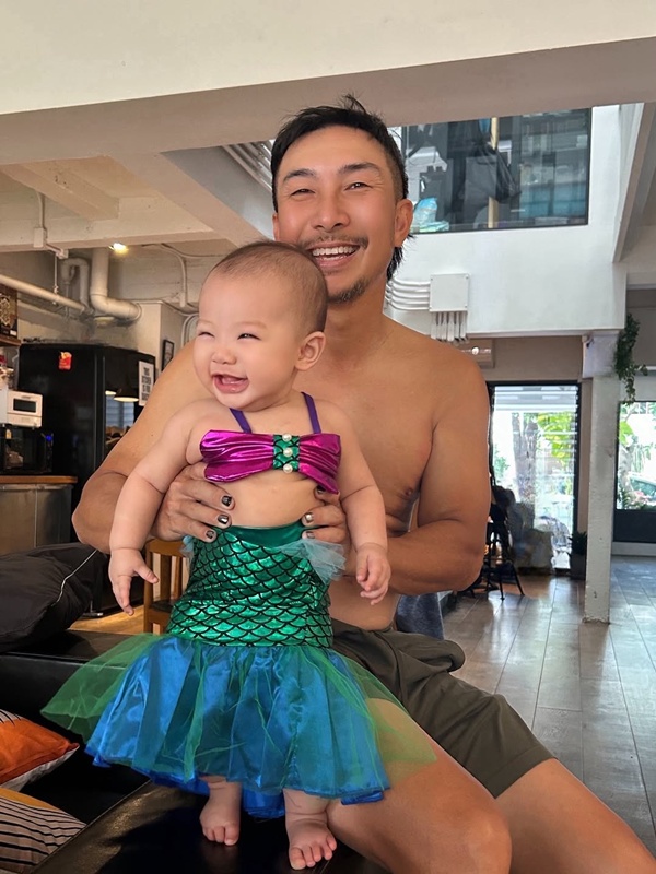 ภาพน้องโซอี้ ลูกสาว โจอี้ บอย อวดลุคทะเลสุดคิ้วท์