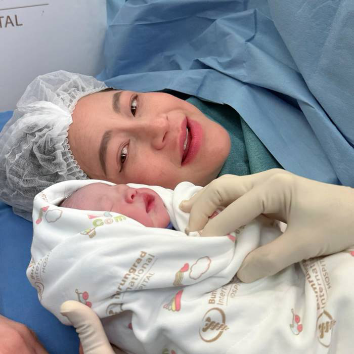 ชมภาพชัด ๆ น้องนาลียา ลูกสาว ฟลุค เกริกพล - นาตาลี 