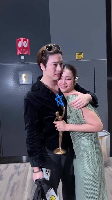 แม็ค วีรคณิศร์ - วิว วรรณรท