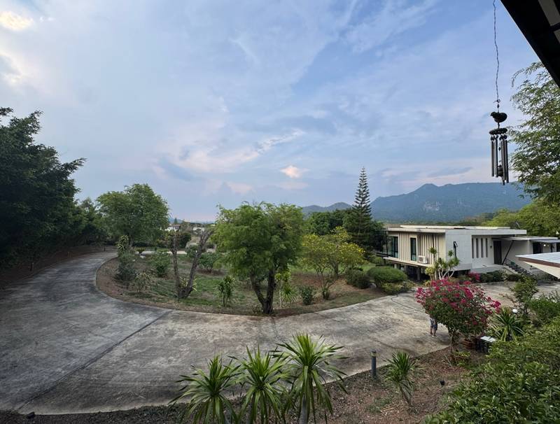 บ้านเอ๊าะ กีรติ 