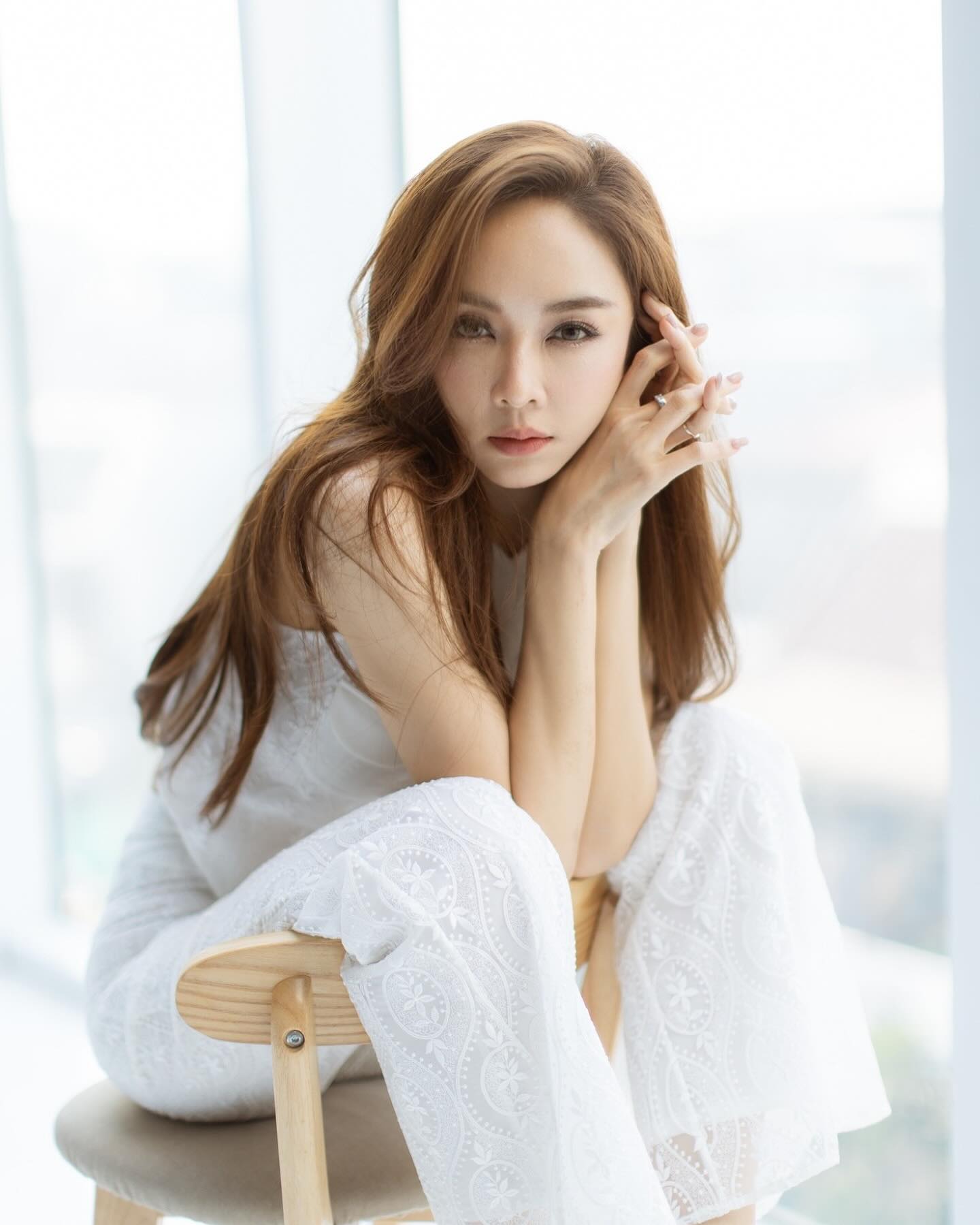 เป้ย ปานวาด ป๊อป นิธิ