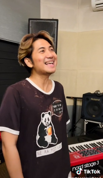 แทททู คัลเลอร์ ทวงท่อนฮุคเพลง ฟ้า