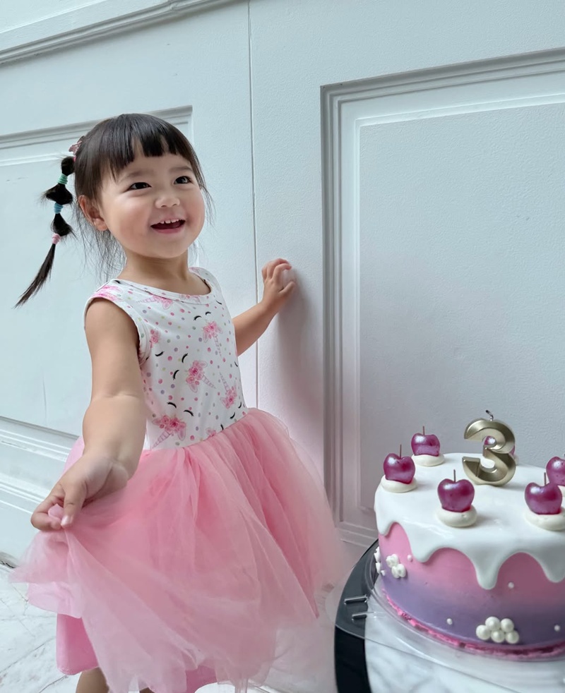 น้องเอลิเซีย