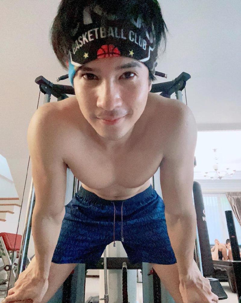 ดาราไว้หนวด