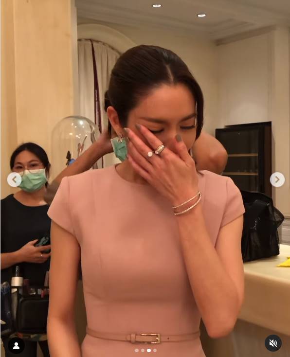 แอฟ ทักษอร