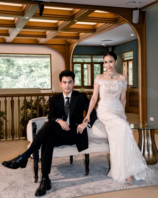 เพชร ภิพัชรา