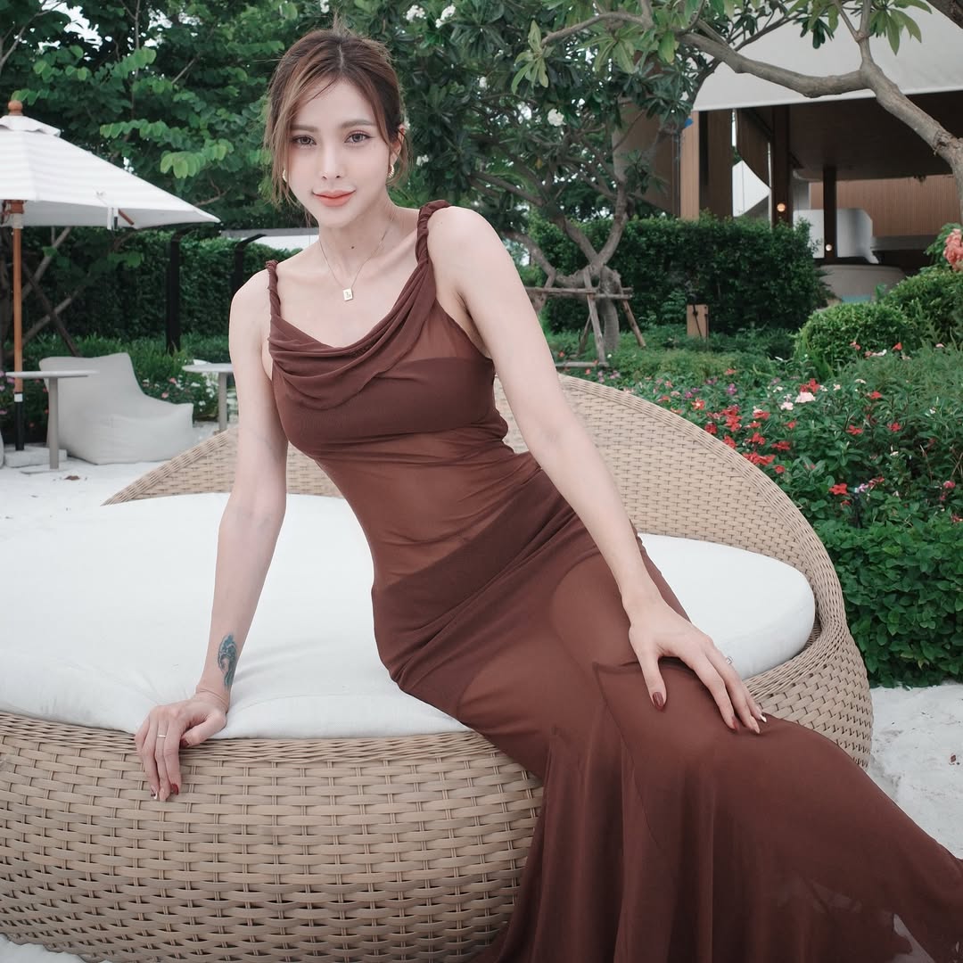 อุ้ม ลักขณา อวดวันพีซสุดโซะ ทริปพัทยาร้อนฉ่า