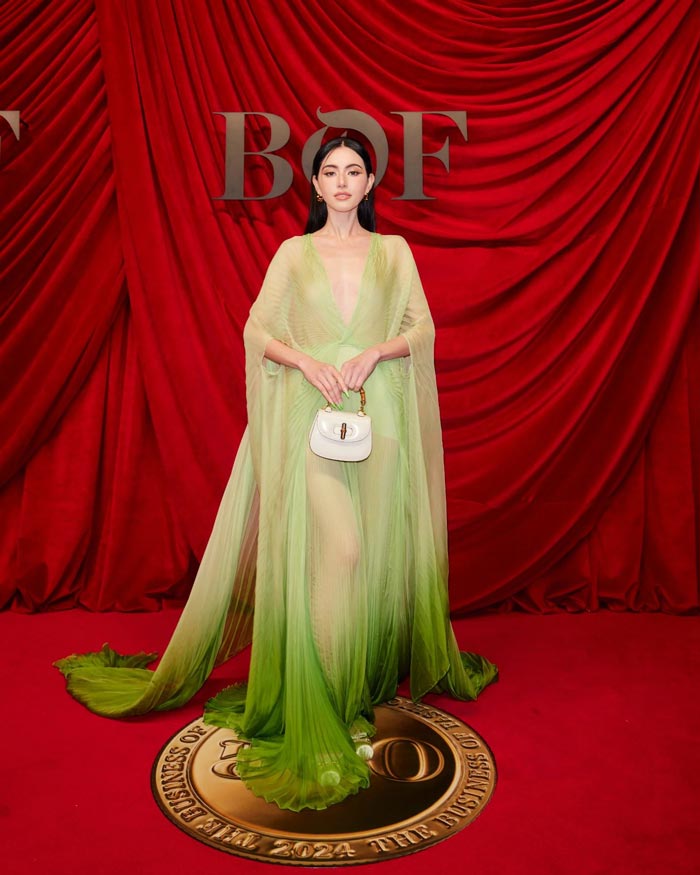 ใหม่ ดาวิกา