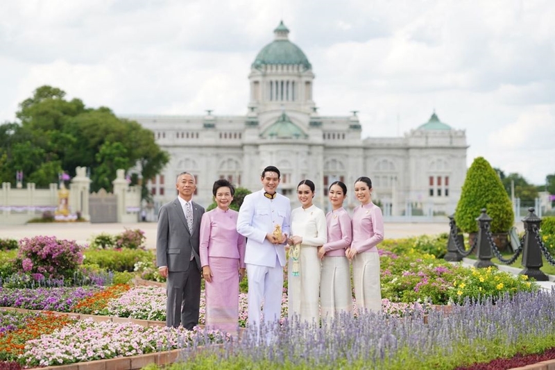 ออม ทายาททิฟฟี่ ดีเจอิฐ รับพระราชทานน้ำสังข์ กรมสมเด็จพระเทพฯ