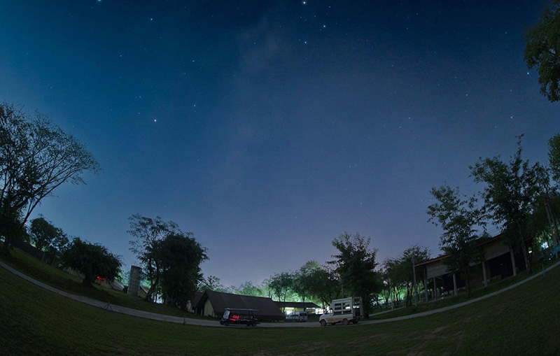 ฟาวน์เท่นทรีรีสอร์ท แหล่งท่องเที่ยวดูดาว 