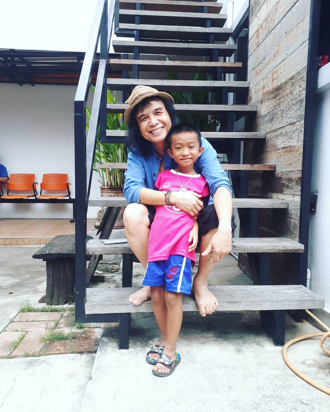 ครูสลา คุณวุฒิ