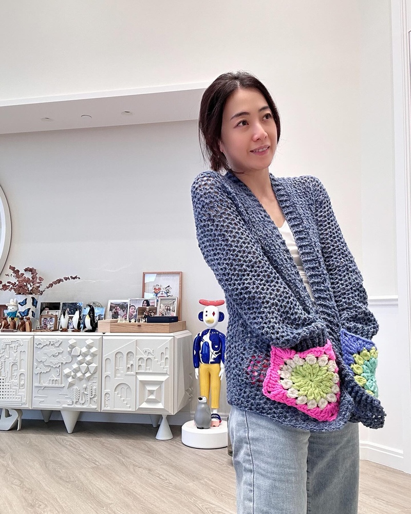 สาวปริศนาถ่ายเซลฟี่คู่ จีซู BLACKPINK