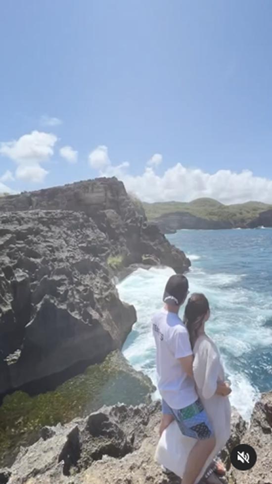 พลอย พลอยพรรณ