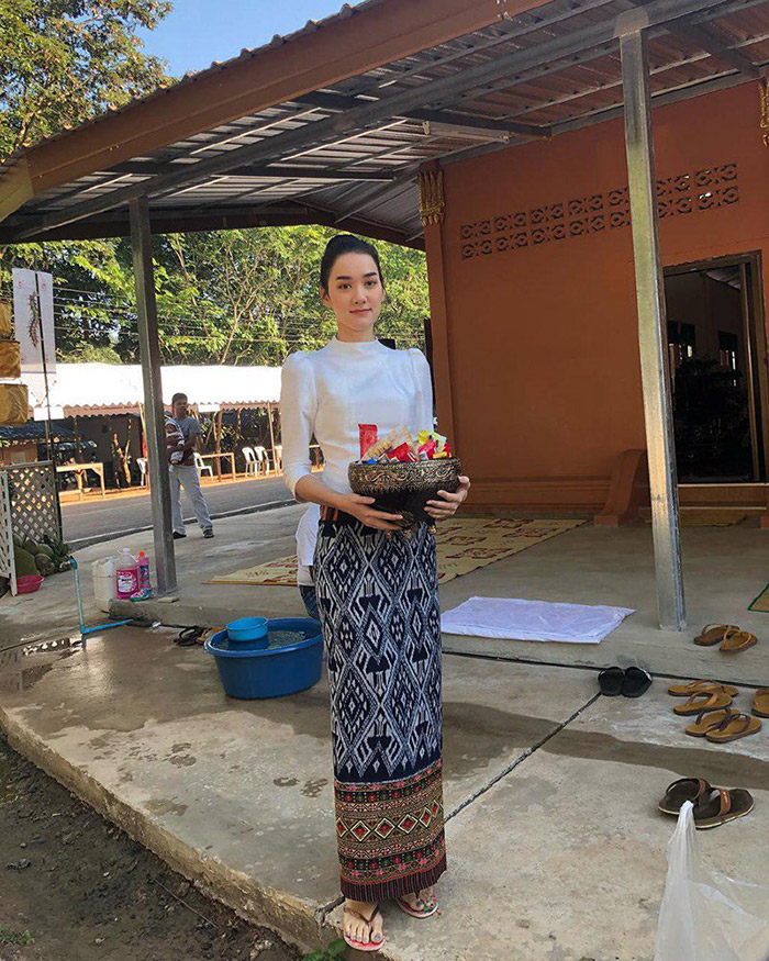 แต่งตัวไปวัด
