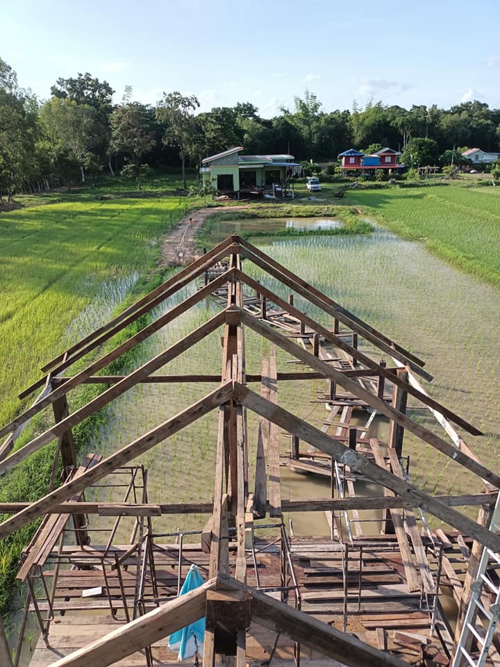 สร้างบ้านกลางทุ่งนา
