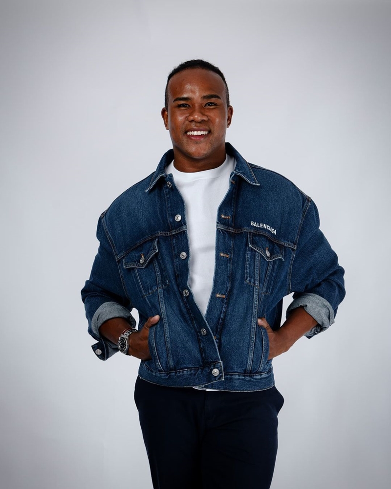 รัศมีแข ฟ้าเกื้อล้น 