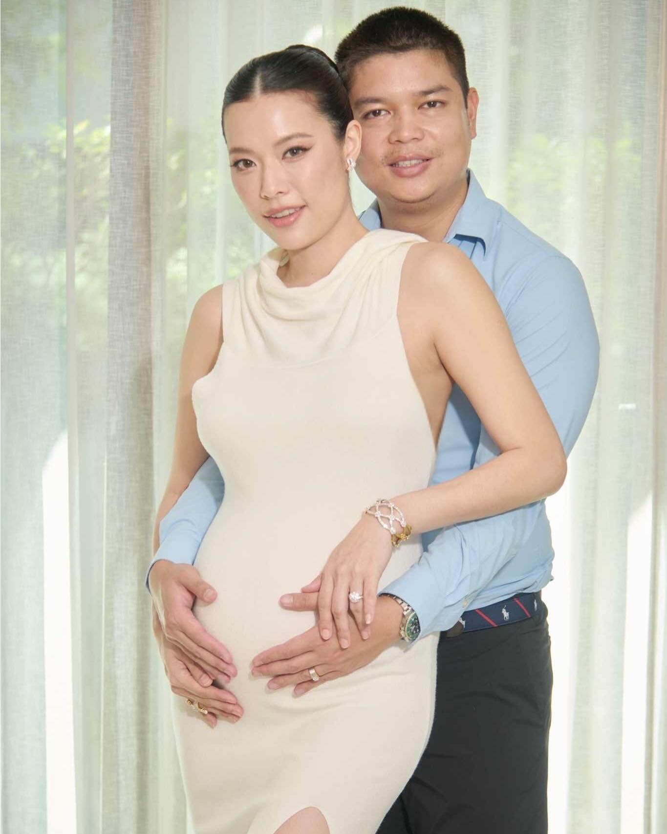 หงษ์หยก คลอดลูก